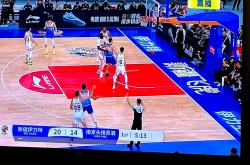开云官网-比赛过程中充满了挑战与困难，双方实力均衡