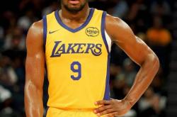 开云体育下载-雄鹿主场惨遭湖人逆转，字母哥表现不俗无奈输球的简单介绍