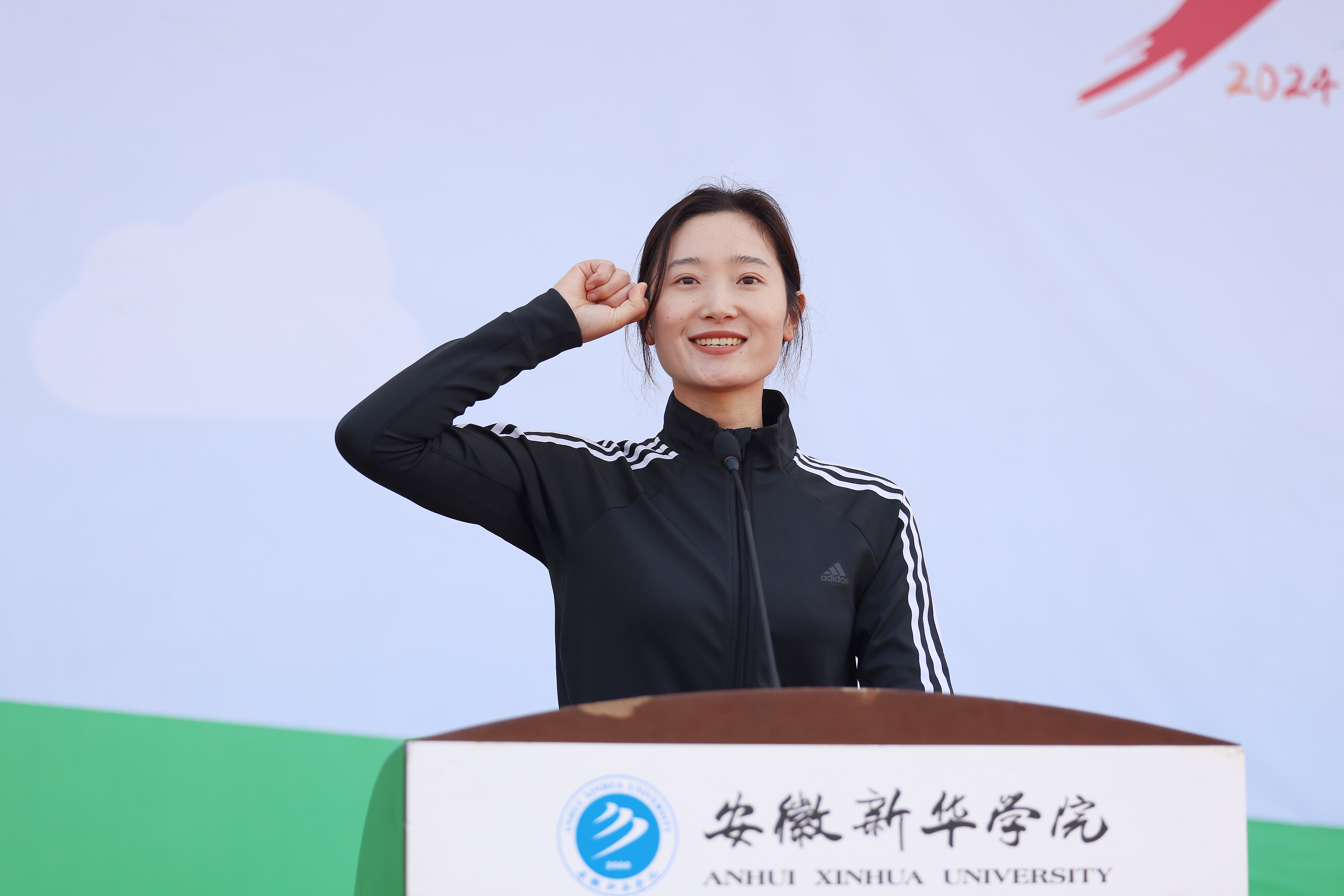 珠江英豪驰骋赛场，憧憬辉煌未来的简单介绍