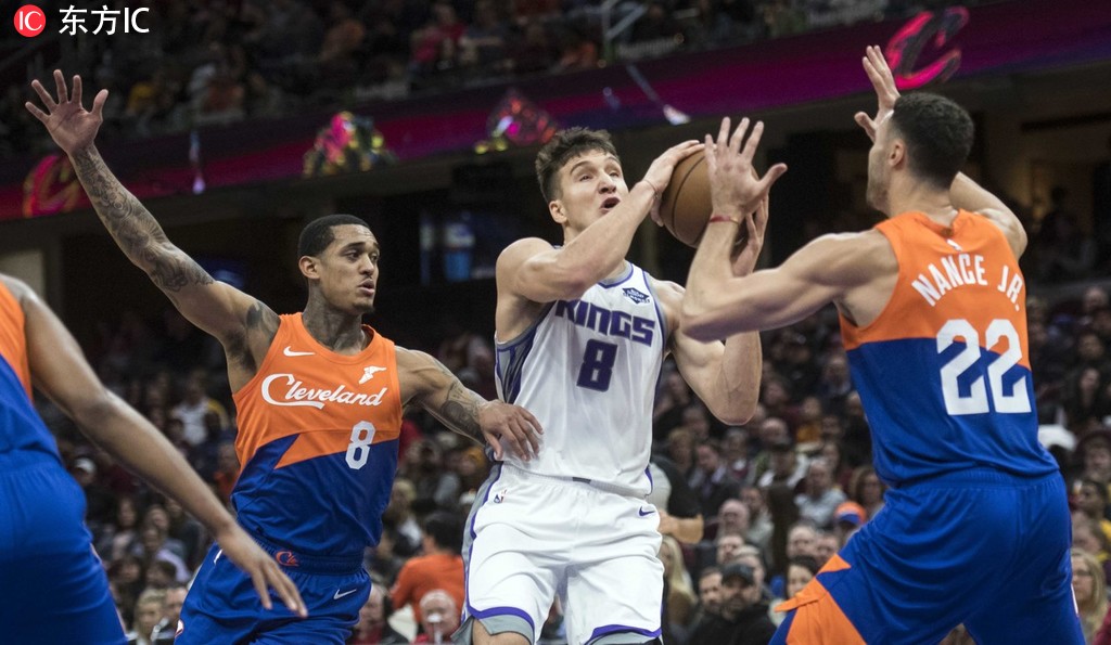 山西队力克骑士,福克斯点燃赛场 山西队力克骑士,福克斯点燃赛场